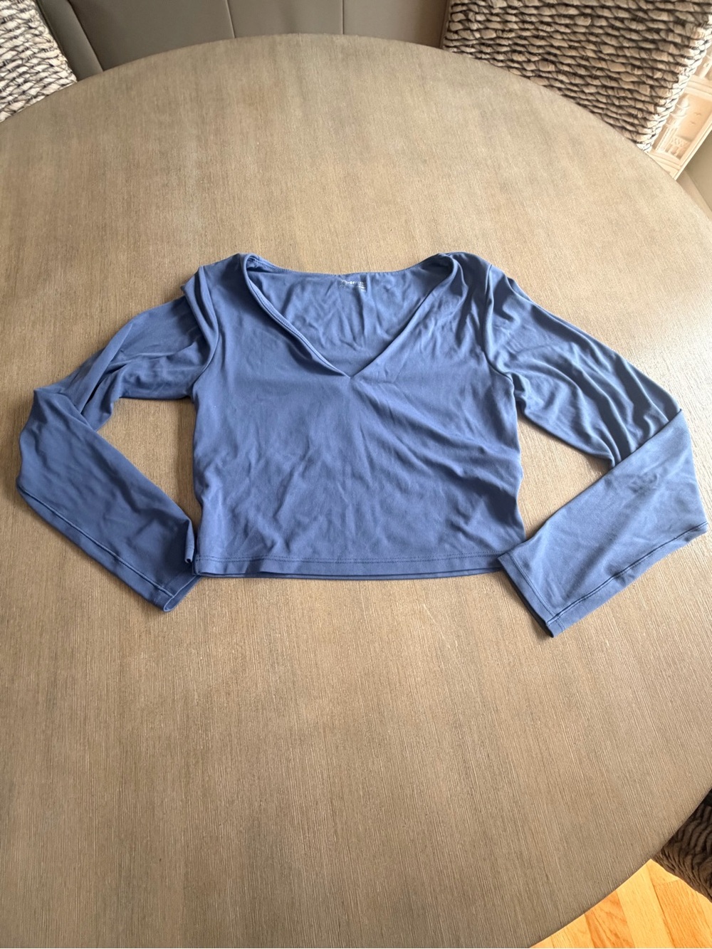 Offline by aerie real me women's V-Neck Long Sleeve Crop Top - Blue large